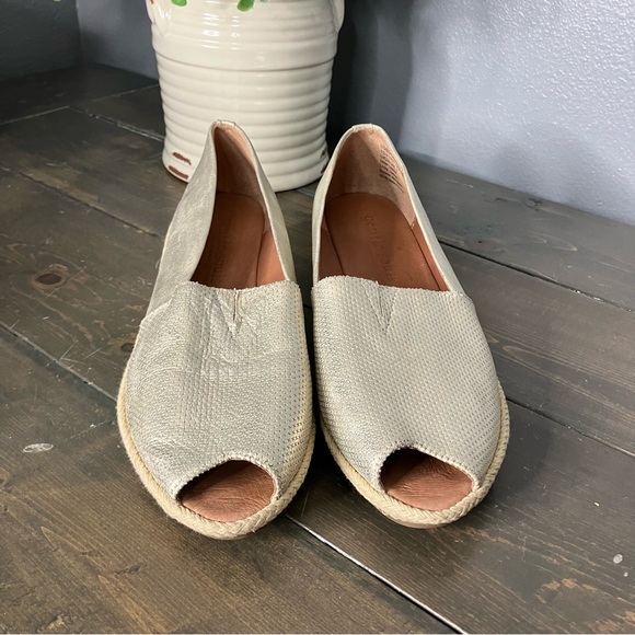 Gentle Souls Wedge Sandals 10 Women’s Gold Tan Espadrille Summer Casual Church - Picture 3 of 13